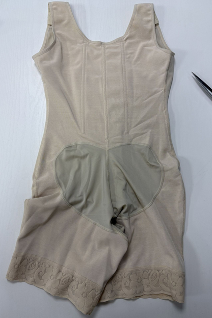 Full Body Shaper met knoopjes voor een billift